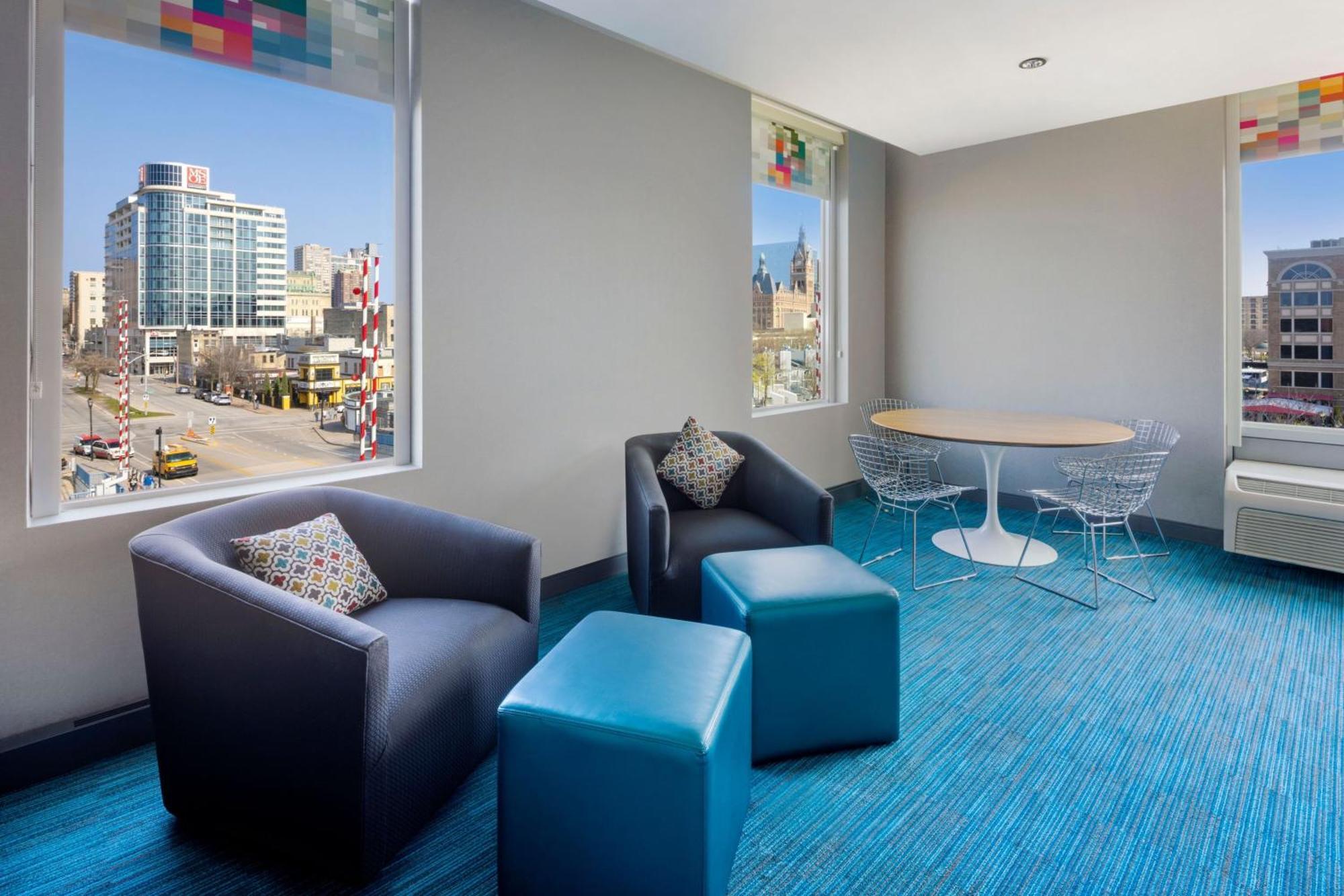 Aloft Hotel Milwaukee Downtown Exterior foto
