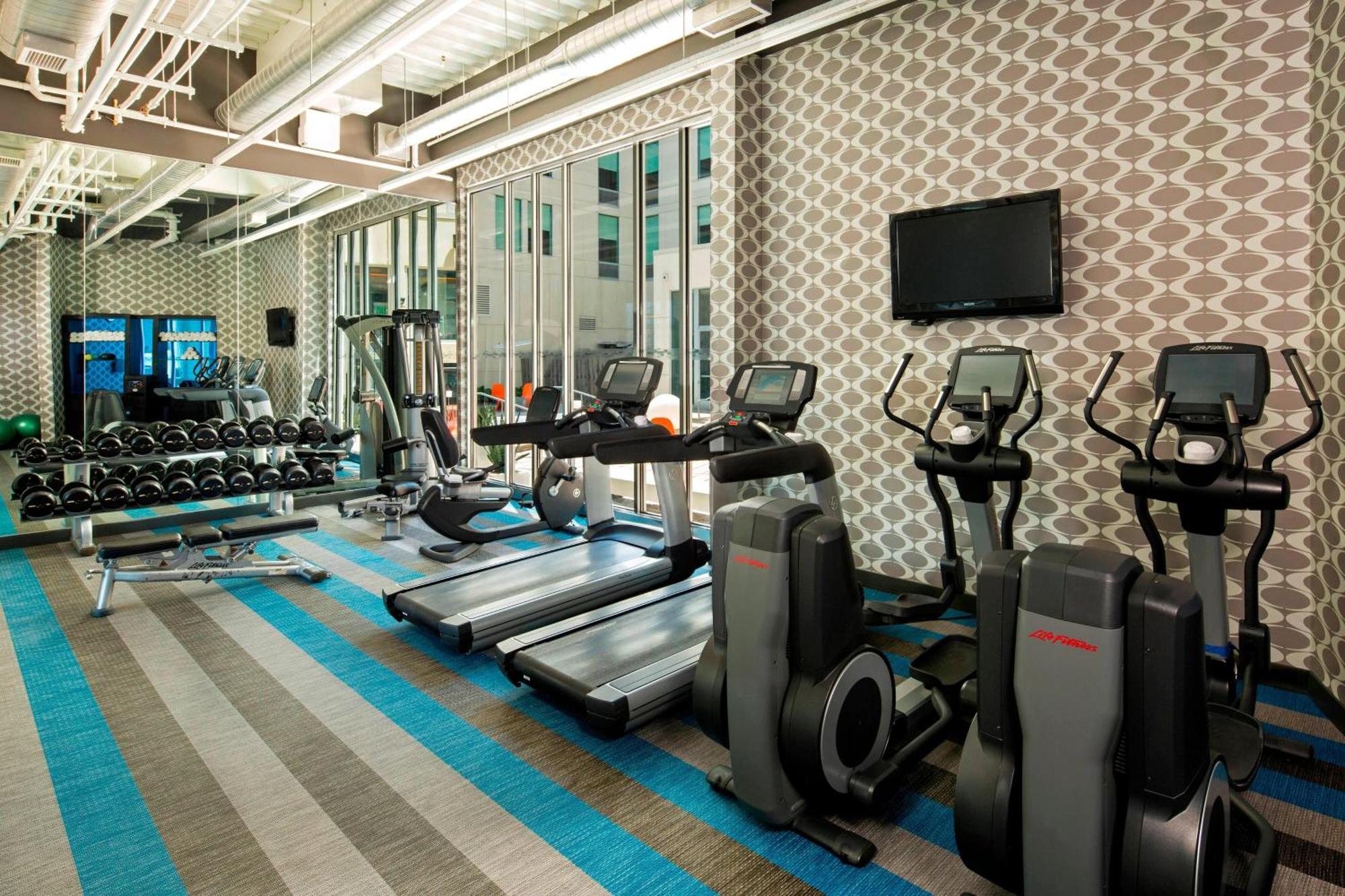 Aloft Hotel Milwaukee Downtown Exterior foto